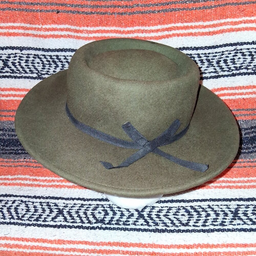 Dark Green Felt Flat Brimmed, Round Top Hat